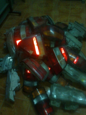 ขายไฟหน้าไฟท้ายเป็นของแท้นอกเหมากองกันไปเลย