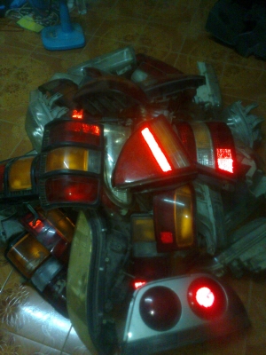 ขายไฟหน้าไฟท้ายเป็นของแท้นอกเหมากองกันไปเลย