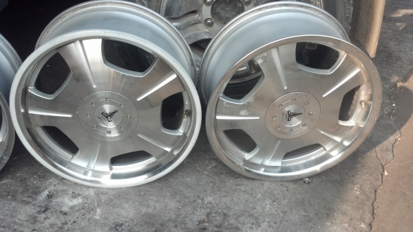 แม็ก 17 วีไอพี หน้าตื้นหลังลึก 4 รู 100กับ 114 แม็ก 17 วีไอพี หน้าตื้นหลังลึก 4 รู 100กับ 114