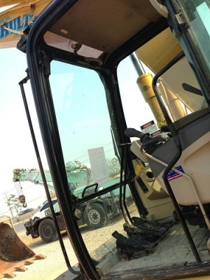 ขายรถแบคโฮ CAT 312 C รถนอกนำเข้าสภาพสวย มี VDO ครับ ทำงาน 5000 กว่าชั่วโมง เอกสารพร้อม สนใจติดต่อ 081-2990958