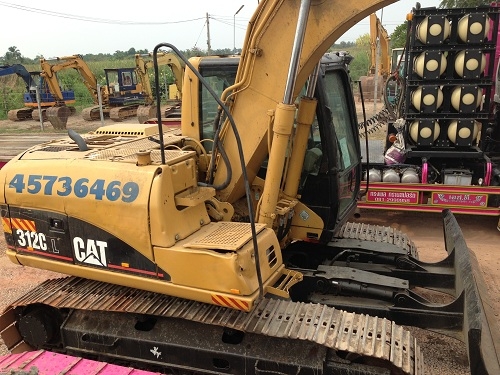 ขายรถแบคโฮ CAT 312 C รถนอกนำเข้าสภาพสวย มี VDO ครับ ทำงาน 5000 กว่าชั่วโมง เอกสารพร้อม สนใจติดต่อ 081-2990958