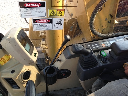 ขายรถแบคโฮ CAT 312 C รถนอกนำเข้าสภาพสวย มี VDO ครับ ทำงาน 5000 กว่าชั่วโมง เอกสารพร้อม สนใจติดต่อ 081-2990958