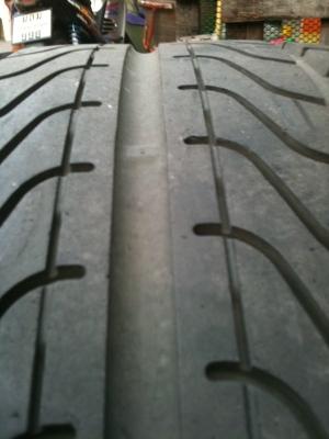 ขายยางมาแชล 2 เส้น 265/35/18 ปี 04