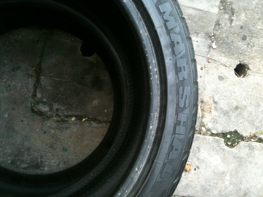 ขายยางมาแชล 2 เส้น 265/35/18 ปี 04