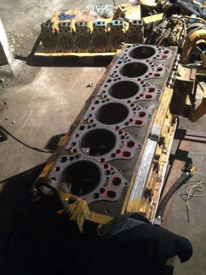 ซ่อมรถตักล้อยาง หน้าตักหลังขุด JCB CAT KOMATSU ชลบุรี ระยอง