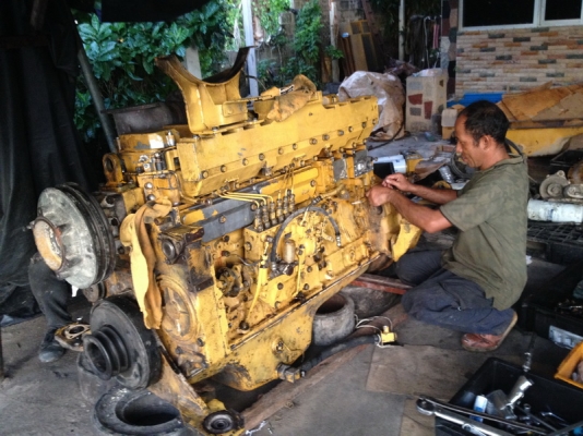 ซ่อมรถตักล้อยาง หน้าตักหลังขุด JCB CAT KOMATSU ชลบุรี ระยอง