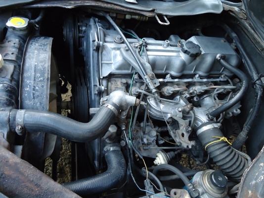 .ขายครับ รถตู้ Toyota  เครื่อง 2L  เอกสารพร้อมโอน