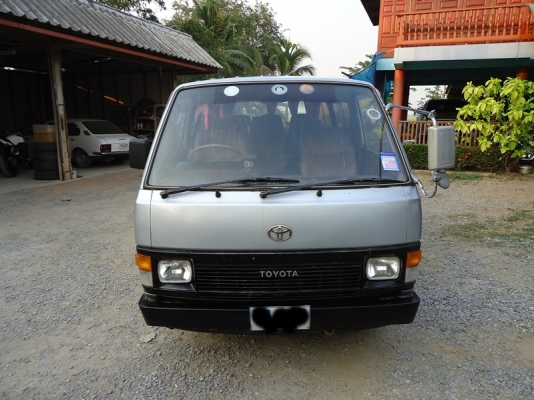 .ขายครับ รถตู้ Toyota  เครื่อง 2L  เอกสารพร้อมโอน