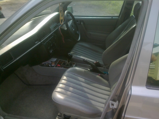 ต้องการขายเบน 190e ปี94 ครับ ต้องการขายเบน 190e ปี94 ครับ