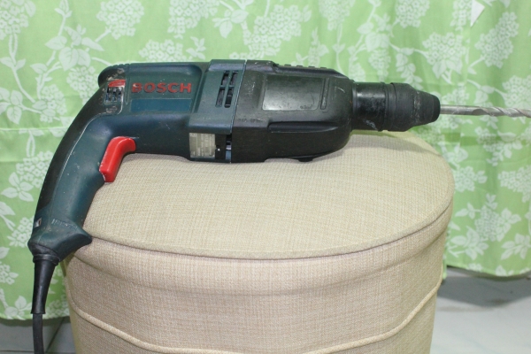 สว่านเจาะกระแทกระบบโรตารี่ bosch รุ่น2-26E รุ่นใหญ่พร้อมใช้เลยครับ