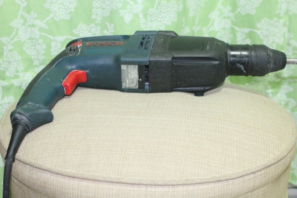 สว่านเจาะกระแทกระบบโรตารี่ bosch รุ่น2-26E รุ่นใหญ่พร้อมใช้เลยครับ