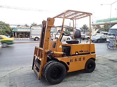 ขายรถยกโคมัสสึ 2 ตัน รุ่น6 เครื่องเบนซิน เสาสูง 3 เมตร ล้อหน้าคุ่ พวงมาลัยเพาเว่อร์ สีเดิมจากนอก นำเข้าจากญี่ปุ่น ใช้งานได้ทันที ขายรถยกโคมัสสึ 2 ตัน รุ่น6 เครื่องเบนซิน เสาสูง 3 เมตร ล้อหน้าคุ่ พวงมาลัยเพาเว่อร์ สีเดิมจากนอก นำเข้าจากญี่ปุ่น ใช้งานได้ทันที