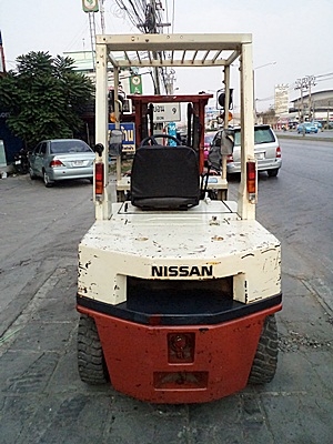 ขายรถยกนิสสัน 2.5 ตัน เครื่องเบนซิน กระบอกคู่ เสาสูง 2.8 เมตร พวงมาลัยเพาเว่อร์ สีเดิมจากนอก นำเข้าจากญี่ปุ่น ใช้งานได้ทันที ขายรถยกนิสสัน 2.5 ตัน เครื่องเบนซิน กระบอกคู่ เสาสูง 2.8 เมตร พวงมาลัยเพาเว่อร์ สีเดิมจากนอก นำเข้าจากญี่ปุ่น ใช้งานได้ทันที