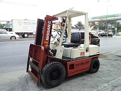 ขายรถยกนิสสัน 2.5 ตัน เครื่องเบนซิน กระบอกคู่ เสาสูง 2.8 เมตร พวงมาลัยเพาเว่อร์ สีเดิมจากนอก นำเข้าจากญี่ปุ่น ใช้งานได้ทันที ขายรถยกนิสสัน 2.5 ตัน เครื่องเบนซิน กระบอกคู่ เสาสูง 2.8 เมตร พวงมาลัยเพาเว่อร์ สีเดิมจากนอก นำเข้าจากญี่ปุ่น ใช้งานได้ทันที