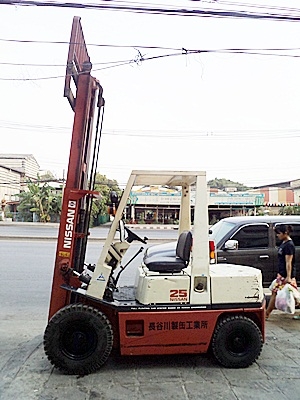 ขายรถยกนิสสัน 2.5 ตัน เครื่องเบนซิน กระบอกคู่ เสาสูง 2.8 เมตร พวงมาลัยเพาเว่อร์ สีเดิมจากนอก นำเข้าจากญี่ปุ่น ใช้งานได้ทันที ขายรถยกนิสสัน 2.5 ตัน เครื่องเบนซิน กระบอกคู่ เสาสูง 2.8 เมตร พวงมาลัยเพาเว่อร์ สีเดิมจากนอก นำเข้าจากญี่ปุ่น ใช้งานได้ทันที