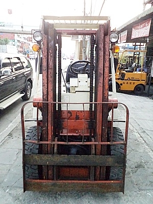 ขายรถยกนิสสัน 2.5 ตัน เครื่องเบนซิน กระบอกคู่ เสาสูง 2.8 เมตร พวงมาลัยเพาเว่อร์ สีเดิมจากนอก นำเข้าจากญี่ปุ่น ใช้งานได้ทันที ขายรถยกนิสสัน 2.5 ตัน เครื่องเบนซิน กระบอกคู่ เสาสูง 2.8 เมตร พวงมาลัยเพาเว่อร์ สีเดิมจากนอก นำเข้าจากญี่ปุ่น ใช้งานได้ทันที