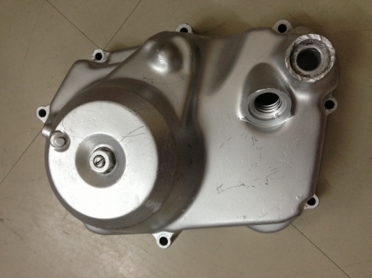 ขายฝาปิดฝั่งน้ำมันเครื่องชาลี สภาพดี ไม่มีรอยเเตก กทม. 0830754211