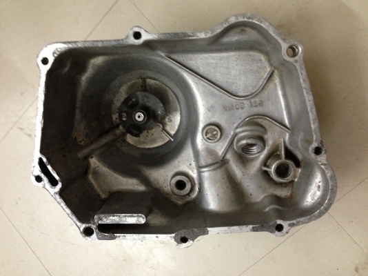 ขายฝาปิดฝั่งน้ำมันเครื่องชาลี สภาพดี ไม่มีรอยเเตก กทม. 0830754211 ขายฝาปิดฝั่งน้ำมันเครื่องชาลี สภาพดี ไม่มีรอยเเตก กทม. 0830754211