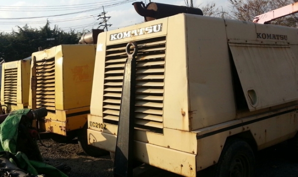 ประกาศขาย  AIR COMPRESSOR KOMATSU