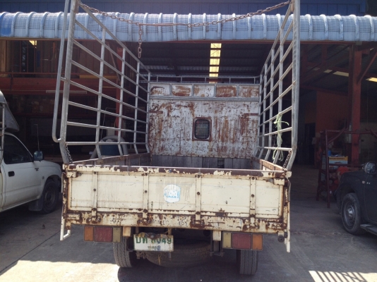 รถบรรทุก ISUZU