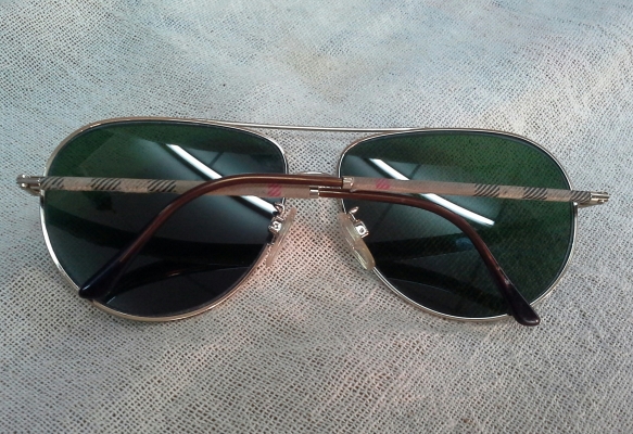 แว่นตาซุปเปอร์แบรนด์เนม  BURBERRY made in Italy