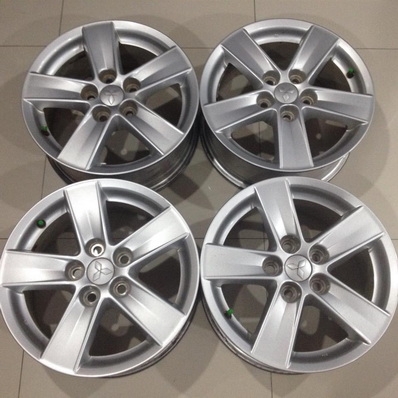 แม็กซ์ EX 5ก้าน16 นิ้ว ใส่กะบะได้ ใส่เก๋งได้ ที่เป็น 5รู114 ET 46 กว้าง 6 นิ้ว ตจว ส่งได้ครับ /5500 บาท