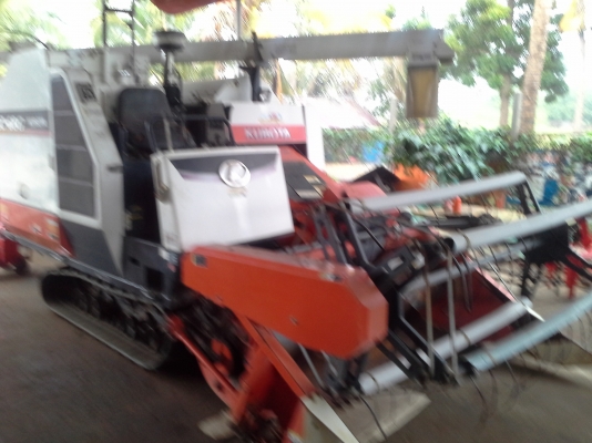 ขายรถเกี่ยวข้าว DC-68G