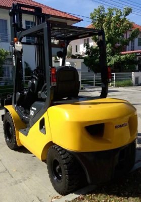 โคมัตสุรุ่น FD30_16 เสา 4 เมตร เกียร์ออโต้ ครับพร้อมงาหมุน