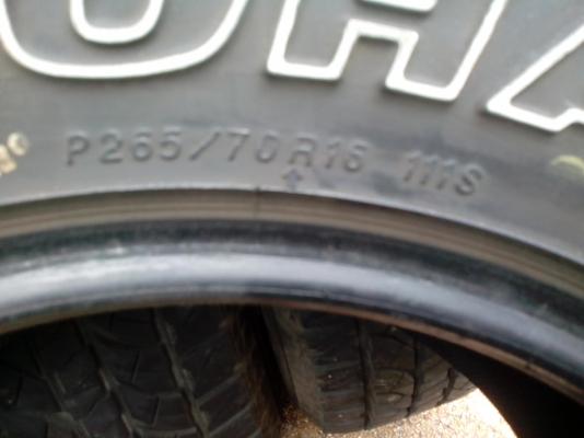 ขายยาง yokohama a/t ขนาด265/70/16 ปี13สวยๆครับ
