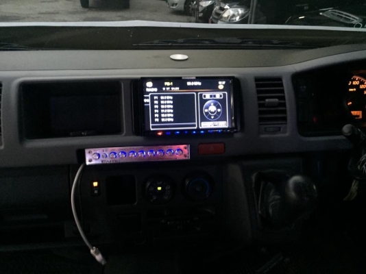 โทร0877758887นางเบสท์รถตู้ท่าพระขายรถตู้ปี11แต่งวีไอพีเบาะสามแถว