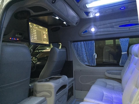 โทร0877758887นางเบสท์รถตู้ท่าพระขายรถตู้ปี11แต่งวีไอพีเบาะสามแถว