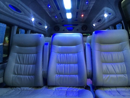 โทร0877758887นางเบสท์รถตู้ท่าพระขายรถตู้ปี11แต่งวีไอพีเบาะสามแถว