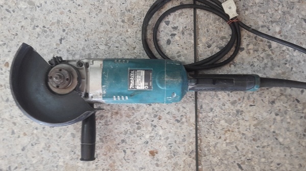 เจียรไฟฟ้า 7 นิ้ว Makita รุ่น GA7020 ราคา2500