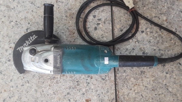 เจียรไฟฟ้า 7 นิ้ว Makita รุ่น GA7020 ราคา2500