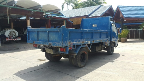 รถบรรทุก 6 ล้อ ดัมพ์ ISUZU NPR  135 แรงม้า   พวงมาลัยพาวเว่อร์ กระบะยาว 4.10 เมตร