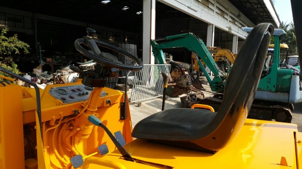 ขาย รถตัก TCM รุ่น 808A มือสองญี่ปุ่น ตักได้ ครึ่งคิว สองเพลา เกียร์ทอร์ค มือถือ/LINE ID : 0818753444 ขาย รถตัก TCM รุ่น 808A มือสองญี่ปุ่น ตักได้ ครึ่งคิว สองเพลา เกียร์ทอร์ค มือถือ/LINE ID : 0818753444