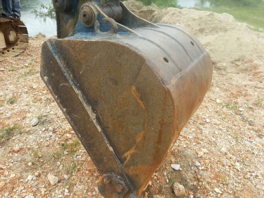 ต้องการขายรถแบคโฮ KOMATSU 60-3 ต้องการขายรถแบคโฮ KOMATSU 60-3