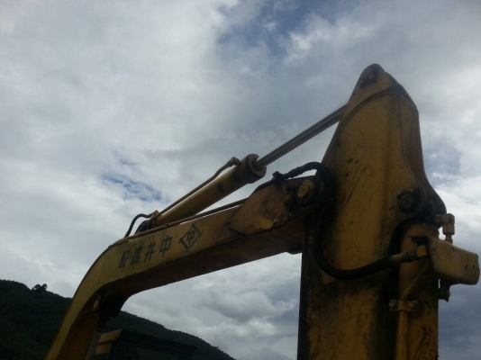 ต้องการขายรถแบคโฮ KOMATSU 60-3 ต้องการขายรถแบคโฮ KOMATSU 60-3