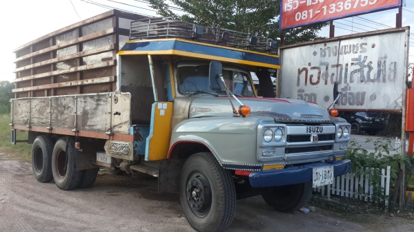 สิบล้อ isuzu เพลาเดียว เครื่อง 6BF1 185 แรง เกียร์ร็อค เบรกจิฟฟี่ เครื่องดีไม่มีไอ เกียร์ไม่หลุดไม่หอน เอกสารพร้อมโอน