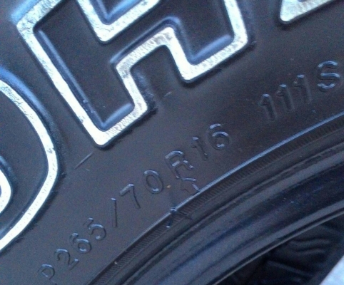 ขาย ยางA/T 265/70R16 สวยๆ ขาย ยางA/T 265/70R16 สวยๆ