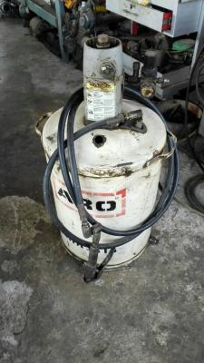 Sell>> ถังอัดจารบี ‪#&lrm;ARO‬ Made in USA. ใช้กับปั้มลมทั่วไป แรงดันไม่เกิน 150 psi // 10 bar. สภาพสวยพร้อมใช้งาน!!