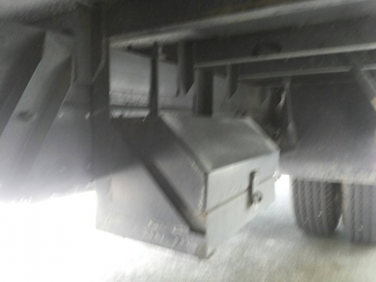 รถบรรทุก ISUZU  6 ล้อ เครื่อง 115 แรง ปี 33 แปลงลงเกียร์สั้นแล้ว ยาว 4 เมตรตู้เปิด 8 บาน ราคา 255,000 บ. รถอยู่สระบุรี