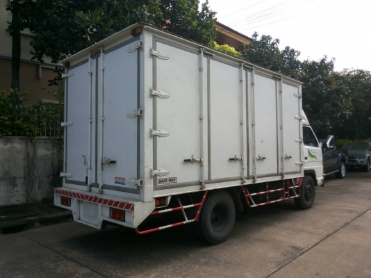 รถบรรทุก ISUZU  6 ล้อ เครื่อง 115 แรง ปี 33 แปลงลงเกียร์สั้นแล้ว ยาว 4 เมตรตู้เปิด 8 บาน ราคา 255,000 บ. รถอยู่สระบุรี