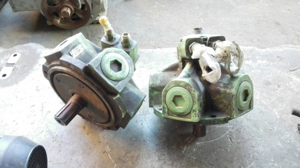 Sell> ขายปั้มตัวเดิน 5 ดาว ขนาดใหญ่ มีมา 2 ตัวครับ ผลิตที่อิตตาลี่ Made in Italy ครับ