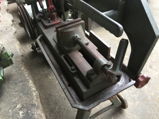 Sell> ขายเลื่อยชัก ฮีโร่ สภาพสวย ไฟบ้าน 220V. พร้อมใช้งานครับ