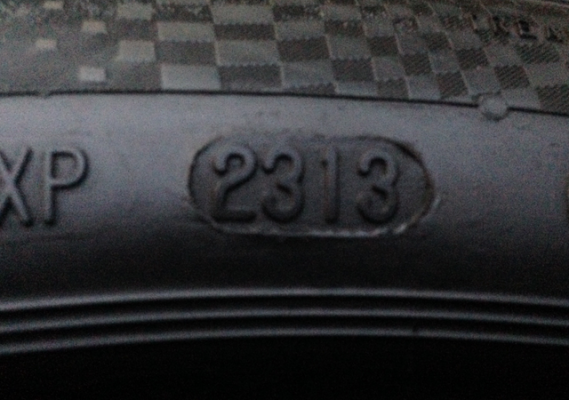 ยาง Continental 245 45 18 ปี13 ดอกเต็ม ไม่มีปะ ราคาไม่แพง