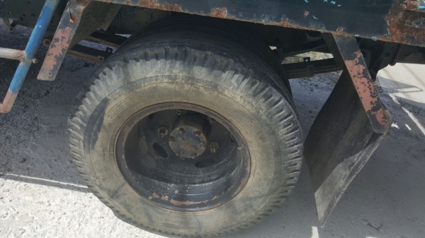 รถอีซูซุ  6  ล้อ ( ไม่ดั้ม )  NKR 88 แรงม้า. ปี 34.    สนใจติดต่อ  081 - 6079515