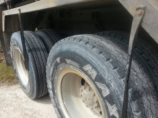 ต้องการขายสิบล้อแม่ลูก 270 ปี49