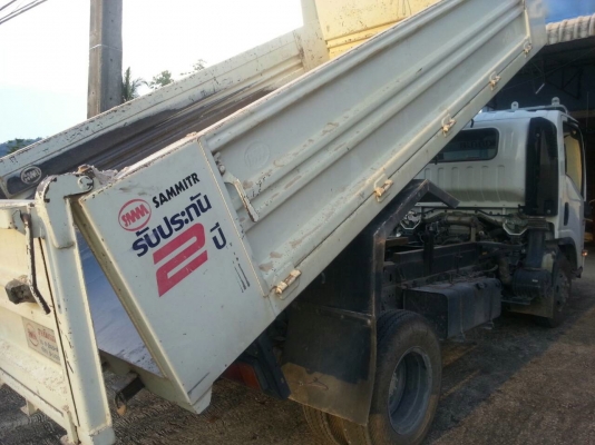 รถอีซุซุ 6 ล้อดั้ม NPR 150 แรงม้า. ปี 54.    ( รถวิ่ง 7x,xxx กม. )     สนใจติดต่อ  081 - 6079515