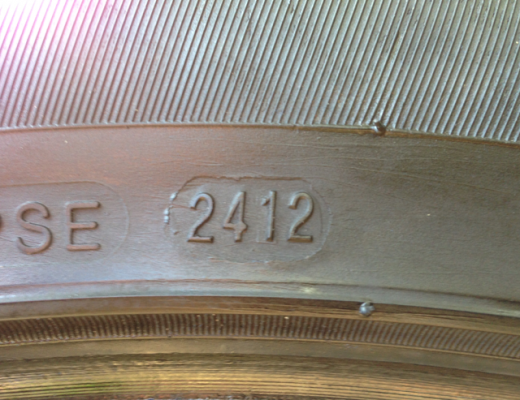 ยาง WINRUN 265 40 22 กลางปี12 ดอกคม ราคาไม่แพง